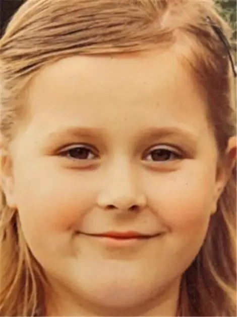 Rebeka Ria ROSINOVÁ